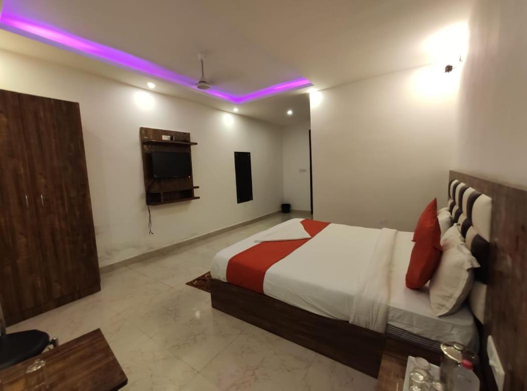 Lavisa 4* New Delhi